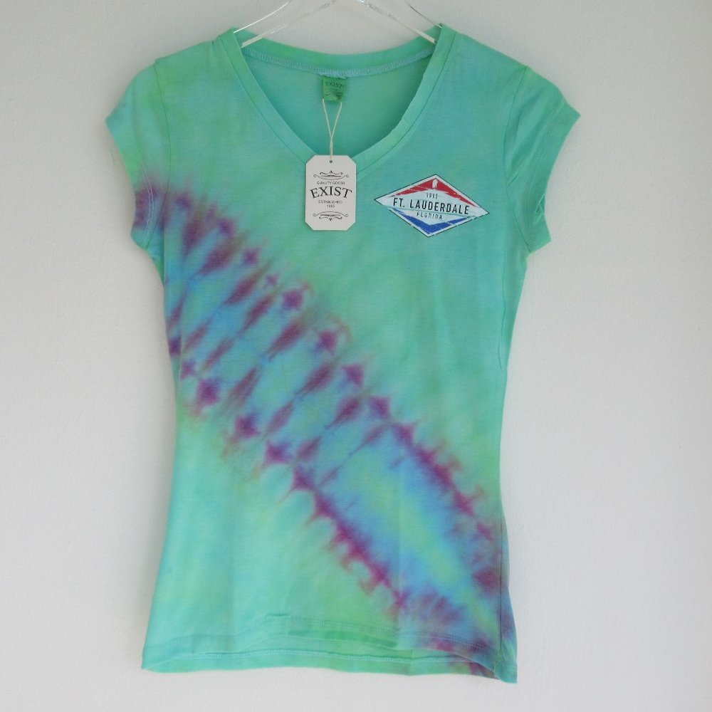 New Women’s Short Sleeve V-Neck Tie Dye Fitted Tee "Fort Lauderdale, Florida"